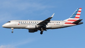Photo of N410YX - Embraer ERJ-175LR operated by American Eagle (opb Republic Airways)