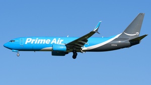 Photo with serial 33677 - Boeing 737-86N(BCF)