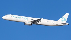 Photo of 9H-AMD - Airbus A321-231 operated by Sky Cana (opb Avion Express Malta)