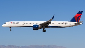 Photo of N587NW - Boeing 757-351 operated by Delta Air Lines