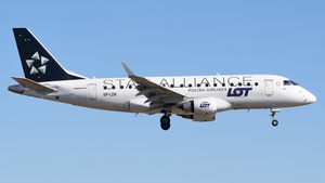 Photo of SP-LDK - Embraer ERJ-170LR operated by LOT Polish Airlines
