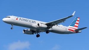 Photo of N104NN - Airbus A321-231 operated by American Airlines