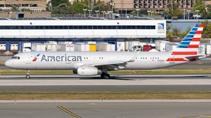 Photo of N105NN - Airbus A321-231 operated by American Airlines