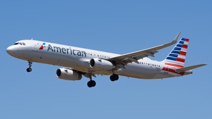 Photo of N116AN - Airbus A321-231 operated by American Airlines