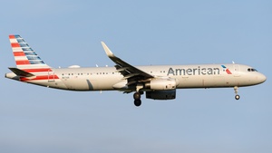 Photo of N117AN - Airbus A321-231 operated by American Airlines