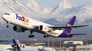 Photo of N124FE - Boeing 767-3S2F operated by FedEx