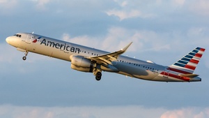 Photo of N138AN - Airbus A321-231 operated by American Airlines