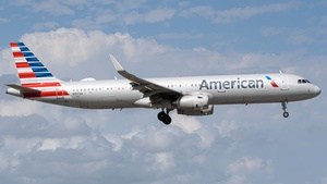 Photo of N157AA - Airbus A321-231 operated by American Airlines