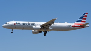 Photo of N157UW - Airbus A321-211 operated by American Airlines