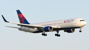 Photo of N173DZ - Boeing 767-332(ER) operated by Delta Air Lines