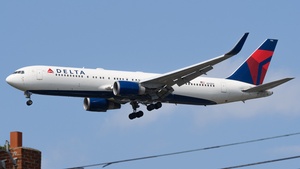 Photo of N175DZ - Boeing 767-332(ER) operated by Delta Air Lines