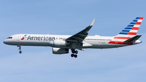 Photo of N183AN - Boeing 757-223 operated by American Airlines