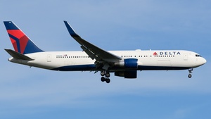 Photo of N185DN - Boeing 767-332(ER) operated by Delta Air Lines