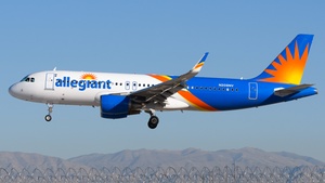 Photo with serial 5640 - Airbus A320-214