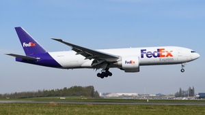 Photo of N877FD - Boeing 777-FS2 operated by FedEx