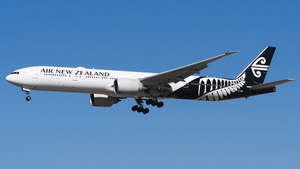 Photo of ZK-OKO - Boeing 777-319(ER) operated by Air New Zealand