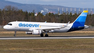 Photo of D-AIUS - Airbus A320-214 operated by Discover Airlines