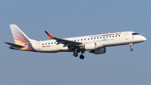 Photo of D-AZFA - Embraer ERJ-190LR operated by KLM Cityhopper (opb German Airways)