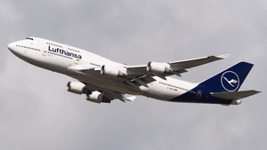 Photo of D-ABVM - Boeing 747-430 operated by Lufthansa