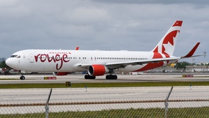Photo with serial 25587 - Boeing 767-333(ER)