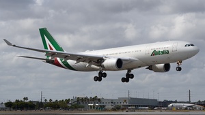Photo of EI-EJJ - Airbus A330-202 operated by Alitalia