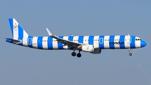 Photo of D-ATCF - Airbus A321-211 operated by Condor