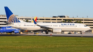 Photo of N33209 - Boeing 737-824 operated by United Airlines