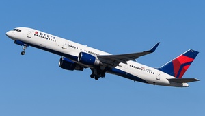 Photo of N718TW - Boeing 757-231 operated by Delta Air Lines