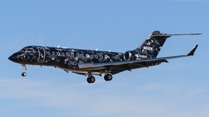 Photo of N82EM - Bombardier Global Express XRS operated by Skystream Jet