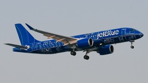 Photo of N3308J - Airbus A220-300 operated by jetBlue Airways