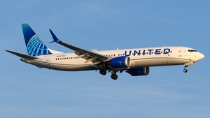 Photo of N77571 - Boeing 737 MAX 9 operated by United Airlines