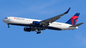 Photo of N171DZ - Boeing 767-332(ER) operated by Delta Air Lines