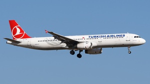 Photo of TC-JRE - Airbus A321-231 operated by Turkish Airlines
