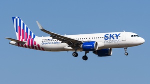 Photo of SX-WEB - Airbus A320-251N operated by Sky Express