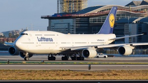 Photo of D-ABYF - Boeing 747-830 operated by Lufthansa