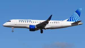 Photo of N87318 - Embraer ERJ-175LR operated by United Express (opb Mesa Airlines)
