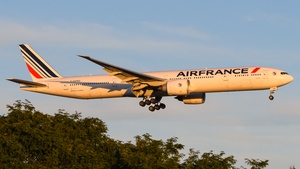 Photo of F-GZNQ - Boeing 777-328(ER) operated by Air France