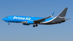 Photo of N5227A - Boeing 737-86N(BCF) operated by Amazon Prime Air (opb Sun Country Airlines)