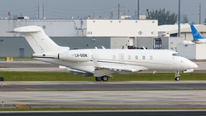 Photo of LV-GOK - Bombardier Challenger 300 operated by Private