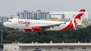 Photo of C-GFCP - Airbus A320-214 operated by Air Canada Rouge