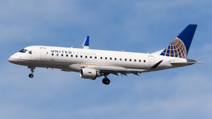 Photo of N151SY - Embraer ERJ-175LR operated by United Express (opb SkyWest Airlines)