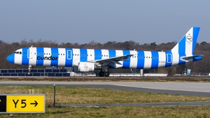 Photo of D-ATCA - Airbus A321-211 operated by Condor