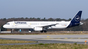 Photo of D-AIRU - Airbus A321-131 operated by Lufthansa