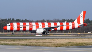 Photo of D-AIAI - Airbus A321-211 operated by Condor
