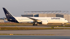 Photo of D-ABPQ - Boeing 787-9 Dreamliner operated by Lufthansa