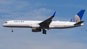Photo of N14118 - Boeing 757-224 operated by United Airlines
