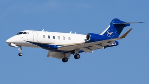 Photo of N724AS - Bombardier Challenger 350 operated by Airshare