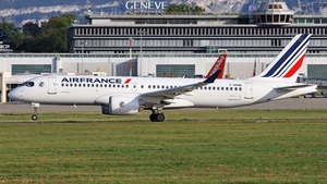 Photo of F-HPNR - Airbus A220-300 operated by Air France
