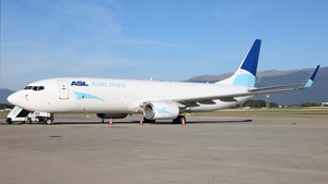 Photo of OE-IXS - Boeing 737-86N(BCF) operated by ASL Airlines Belgium