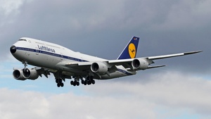 Photo of D-ABYT - Boeing 747-830 operated by Lufthansa